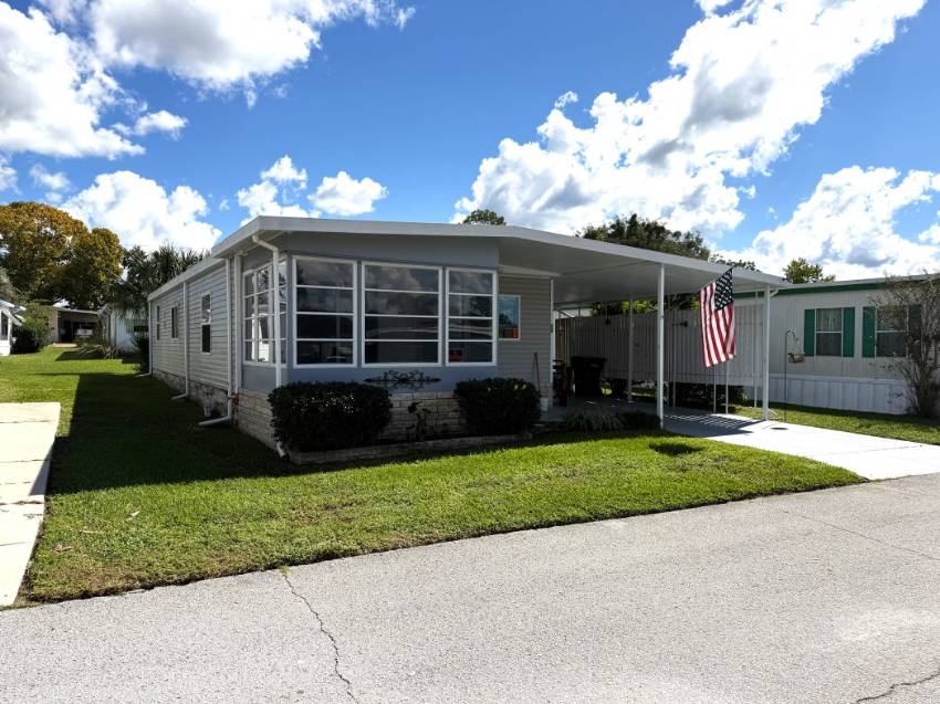 Ocala, FL Mobile Home for Sale located at 3150 Ne 36th Ave The Villas At Spanish Oaks